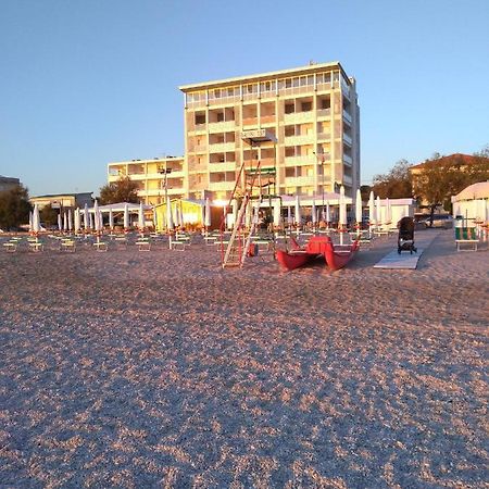 Hotel Atlantic Senigallia Exteriör bild