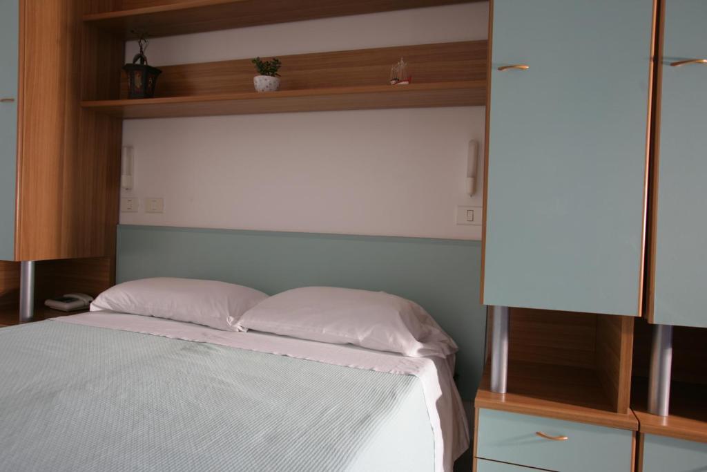 Hotel Atlantic Senigallia Rum bild