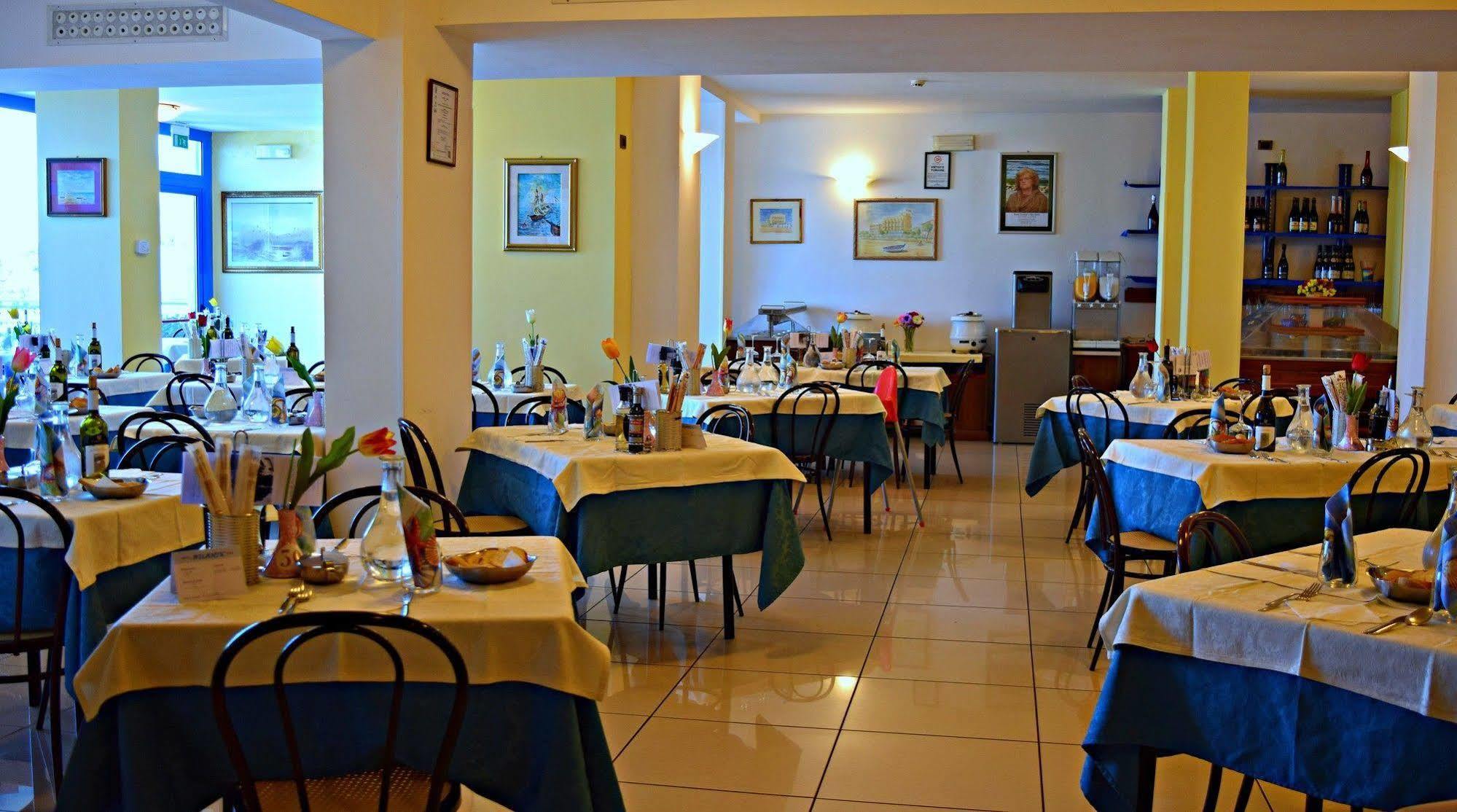 Hotel Atlantic Senigallia Exteriör bild