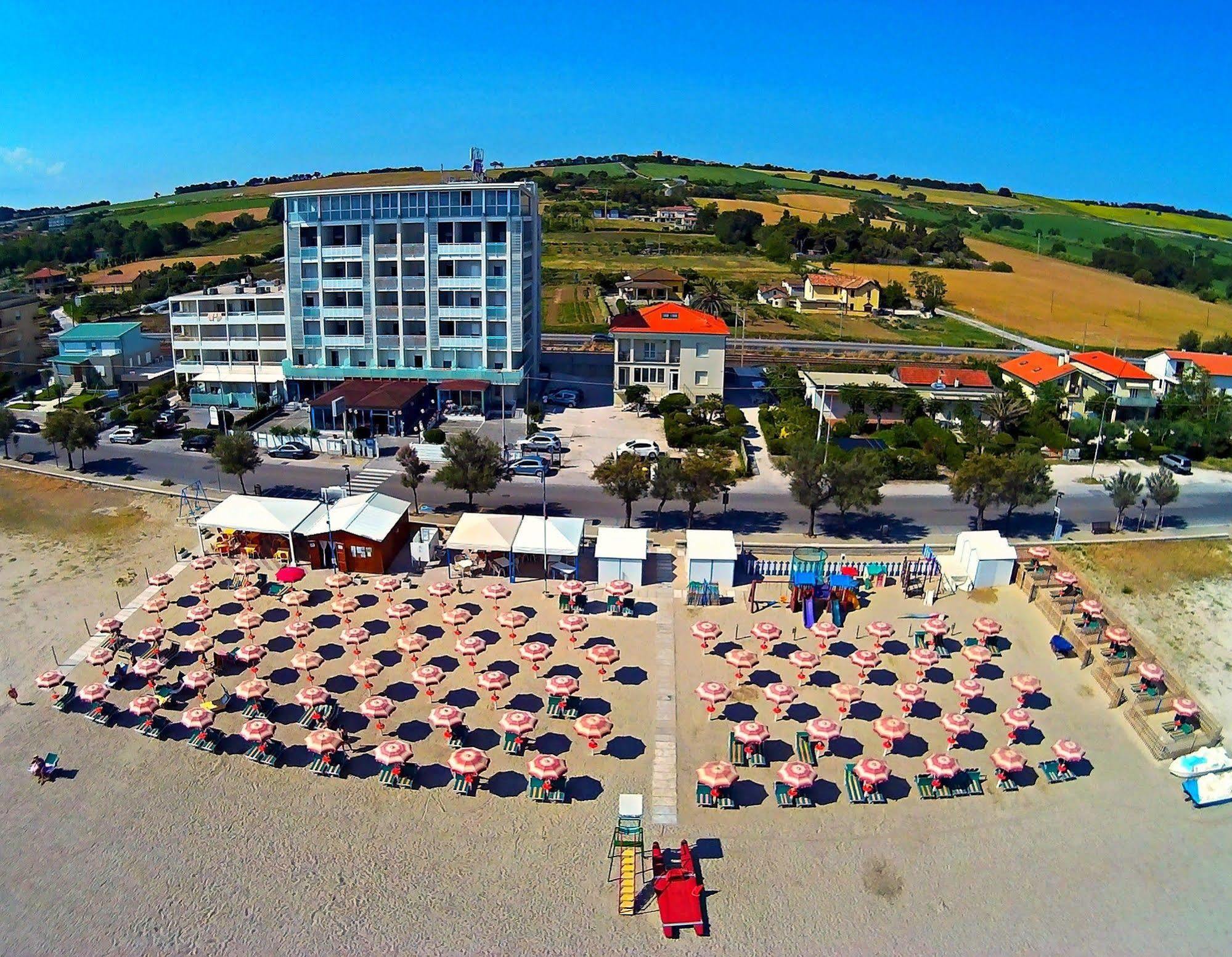Hotel Atlantic Senigallia Exteriör bild