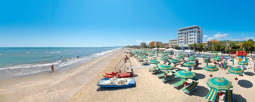 Hotel Atlantic Senigallia Exteriör bild